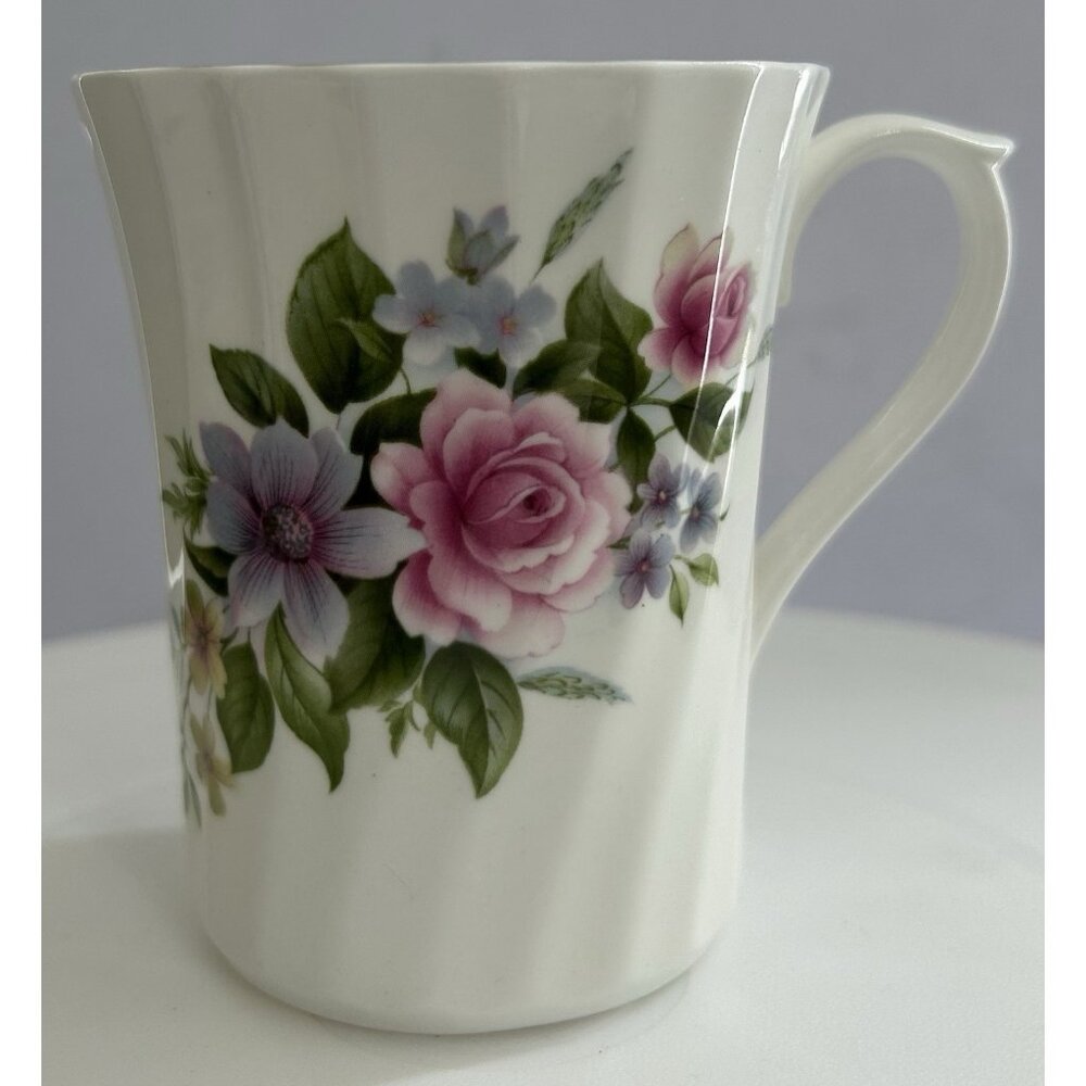Royal Stuart Fine Bone China Swirl Border Cup White Floral Rose England Gold Rim